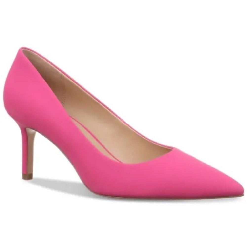 On 34th Women's Mariahh
Pointed-Toe Pumps